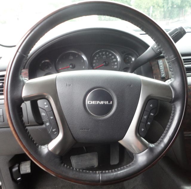 GMC Yukon 2007 photo 12