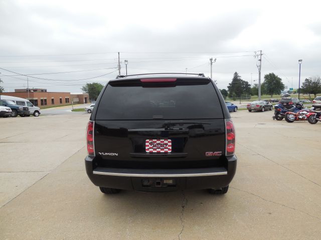 GMC Yukon EX - DUAL Power Doors SUV