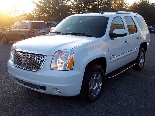 GMC Yukon 2007 photo 2