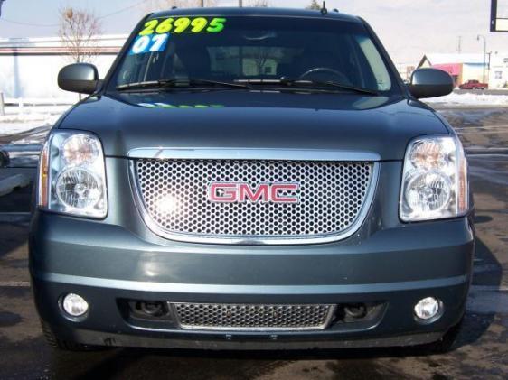 GMC Yukon 2007 photo 2