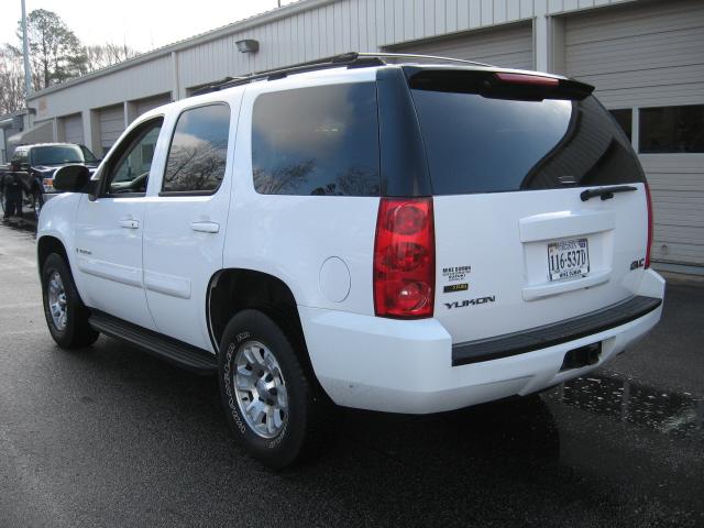 GMC Yukon 2007 photo 2