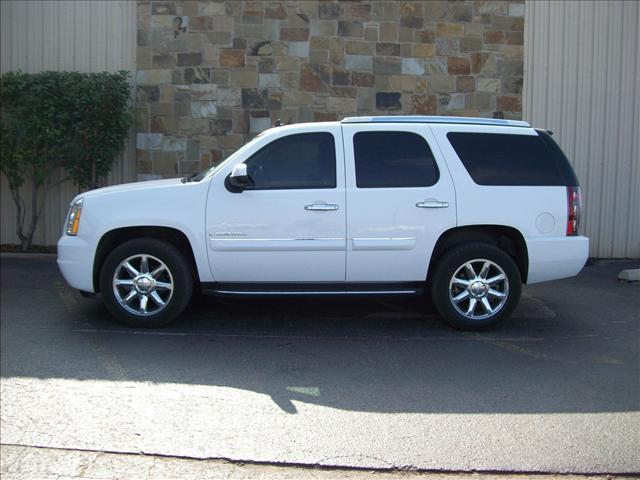 GMC Yukon 2007 photo 2