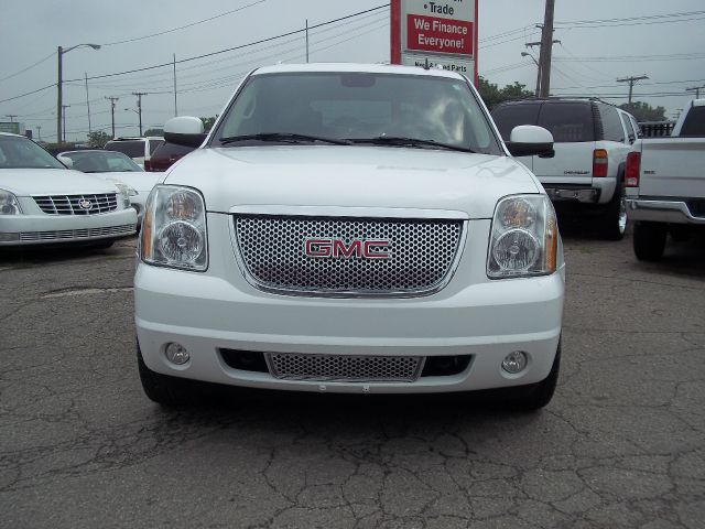 GMC Yukon EX - DUAL Power Doors SUV