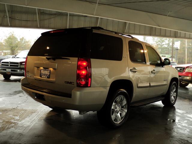 GMC Yukon 2007 photo 2