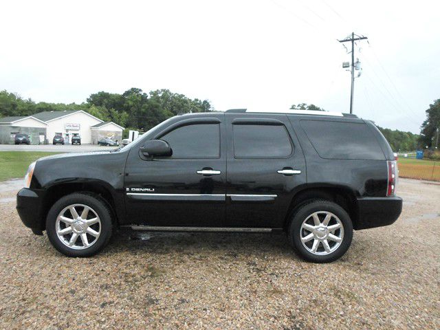 GMC Yukon EX - DUAL Power Doors SUV