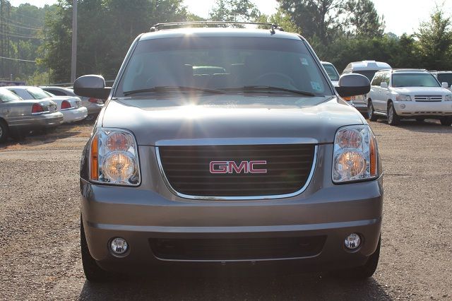 GMC Yukon Reg Cab 124 WB SLT SUV