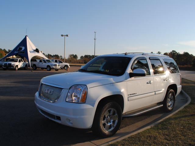 GMC Yukon EX Sedan 4D Sport Utility