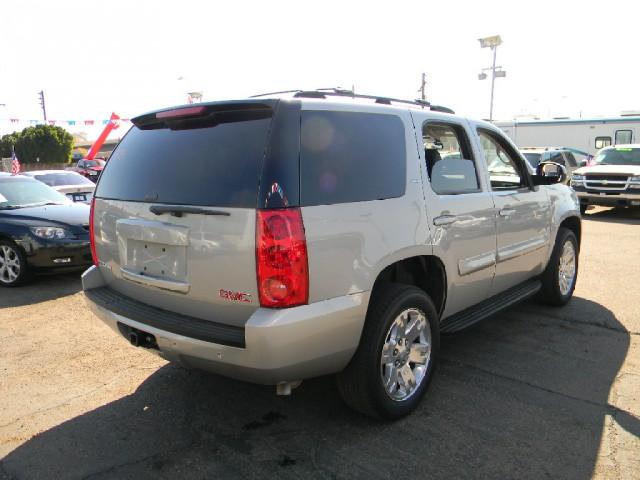 GMC Yukon 2007 photo 2