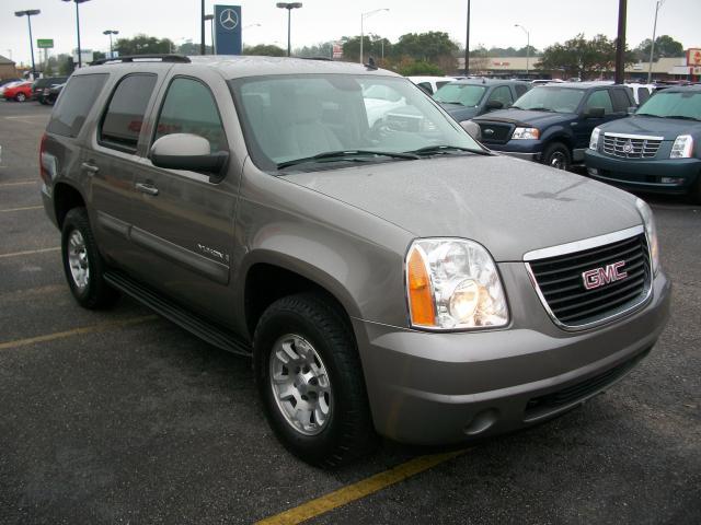 GMC Yukon 2007 photo 2