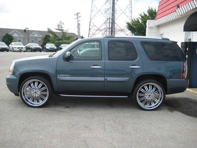 GMC Yukon 2007 photo 2