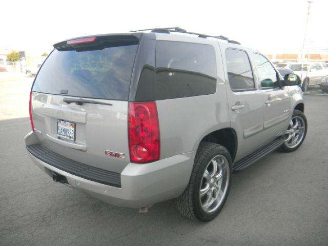 GMC Yukon 2007 photo 3