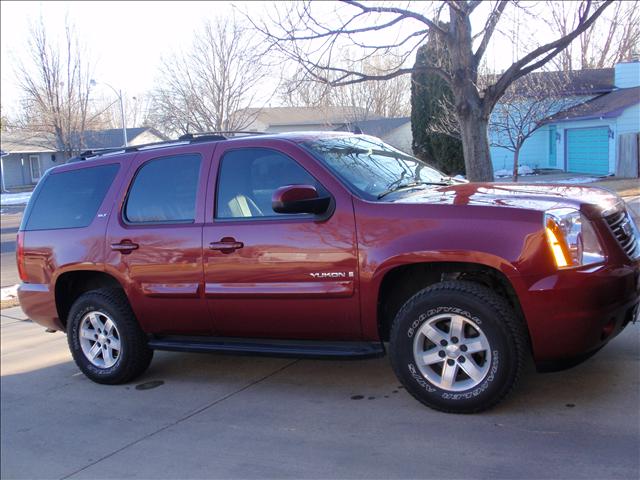 GMC Yukon 2007 photo 2