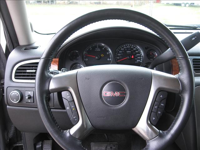 GMC Yukon 2007 photo 2