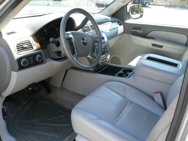 GMC Yukon 2007 photo 2