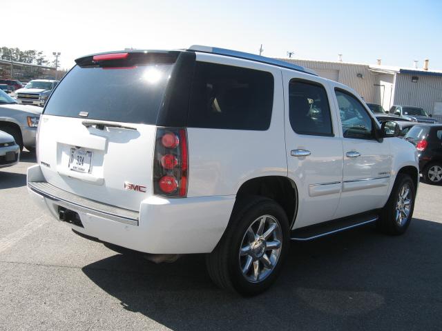 GMC Yukon 2007 photo 2