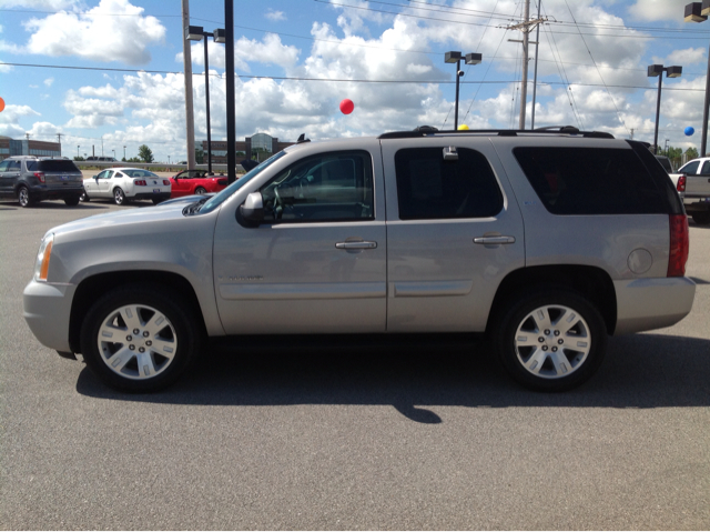 GMC Yukon XL Denali AWD SUV