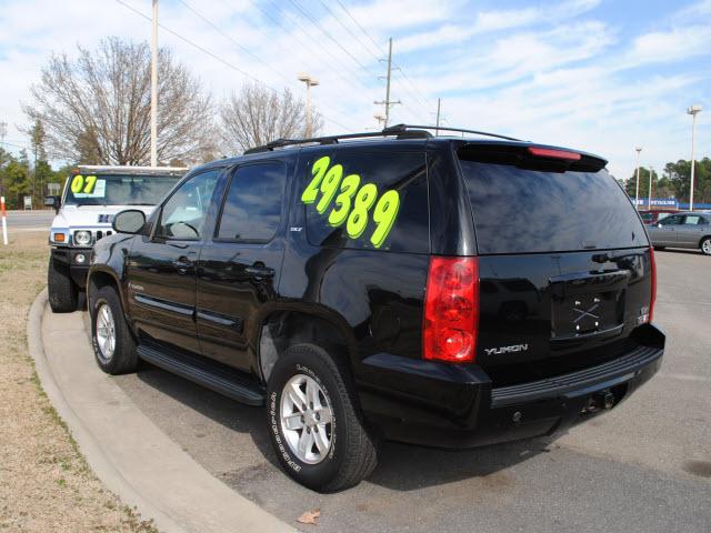 GMC Yukon 2007 photo 2