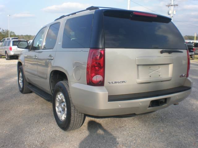 GMC Yukon 2007 photo 2