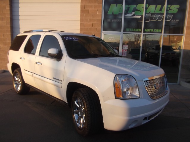 GMC Yukon 2007 photo 2