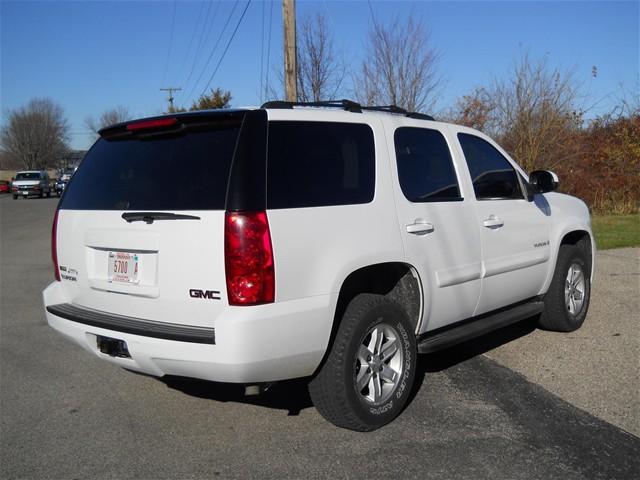 GMC Yukon 2007 photo 2