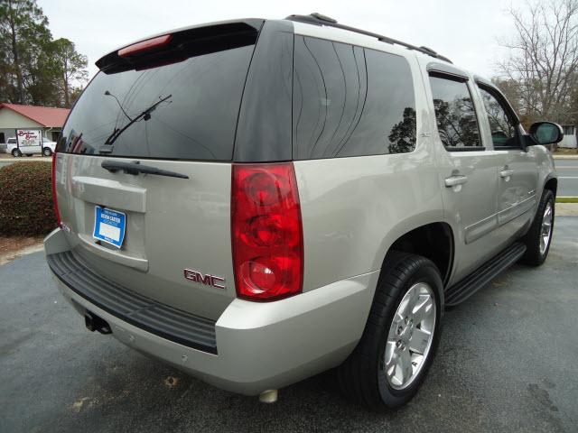 GMC Yukon 2007 photo 2