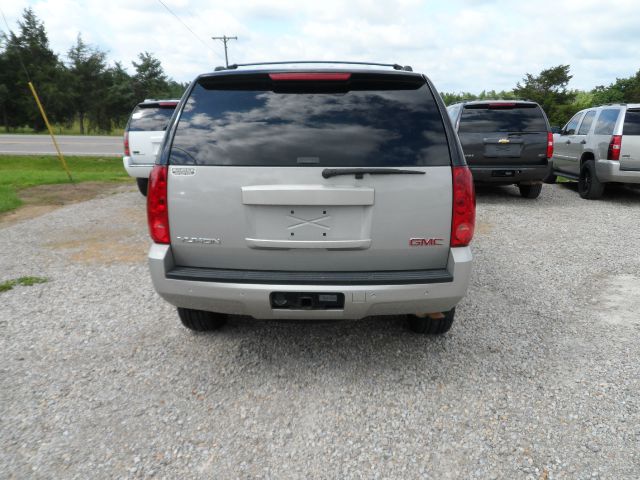 GMC Yukon 2007 photo 2