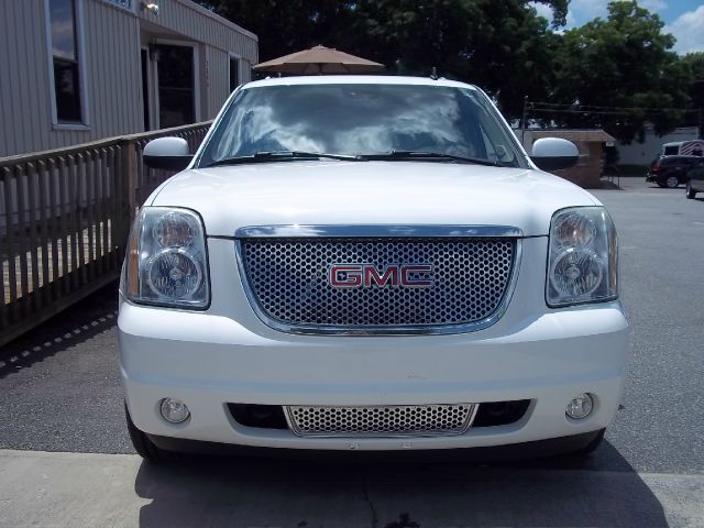 GMC Yukon 2007 photo 2