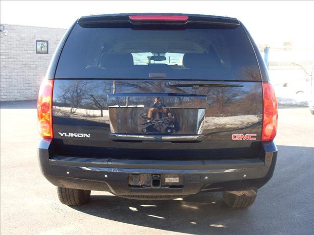 GMC Yukon 2007 photo 2