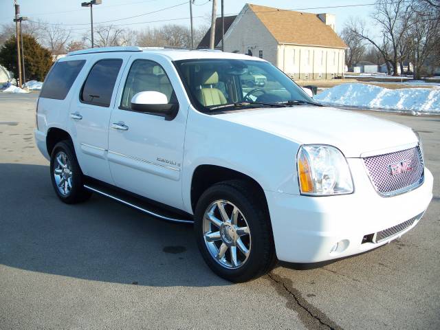 GMC Yukon 2007 photo 2