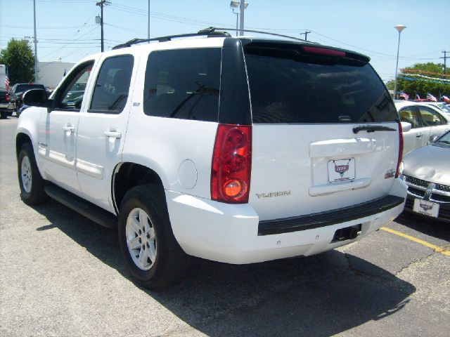 GMC Yukon 2007 photo 2