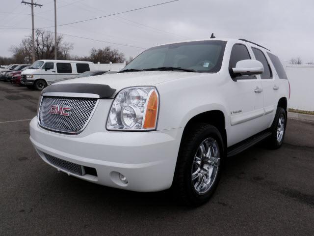 GMC Yukon 2007 photo 2