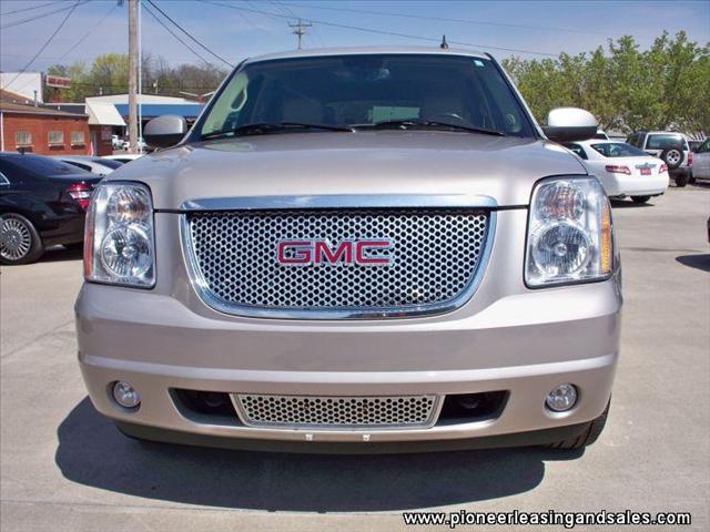 GMC Yukon 2007 photo 2