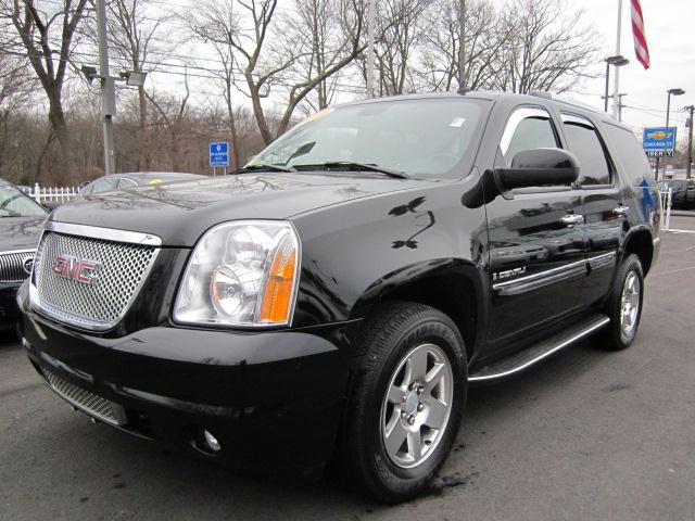 GMC Yukon 2008 photo 2