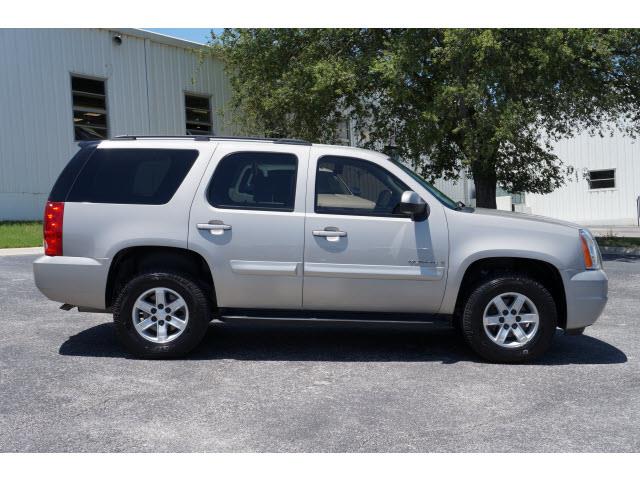 GMC Yukon 2008 photo 2