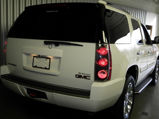 GMC Yukon 2008 photo 2