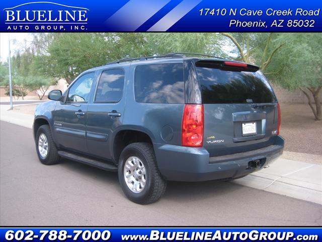 GMC Yukon 2008 photo 2