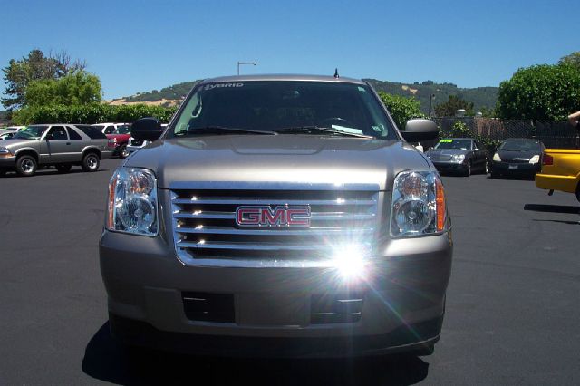 GMC Yukon 4DR SDN I4 EX AT SUV