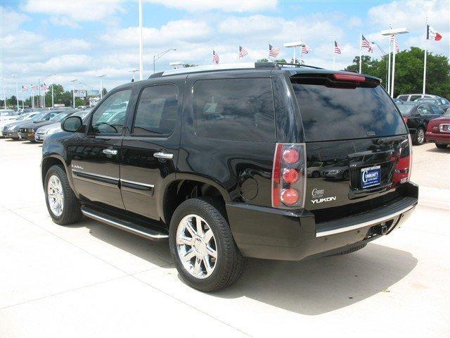 GMC Yukon 2008 photo 3