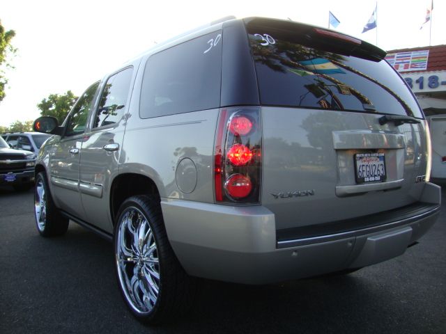 GMC Yukon 2008 photo 17