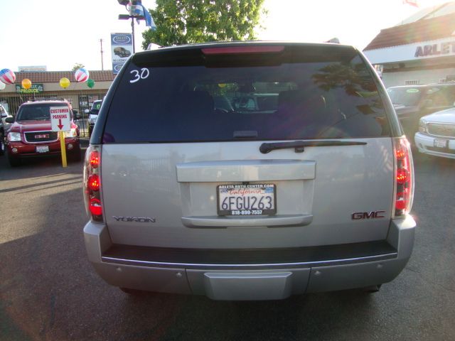 GMC Yukon 2008 photo 25