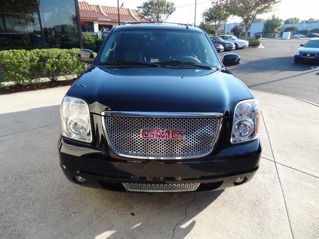 GMC Yukon 2008 photo 2