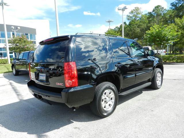 GMC Yukon 2008 photo 2