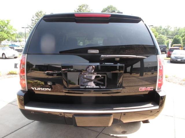 GMC Yukon 2008 photo 2