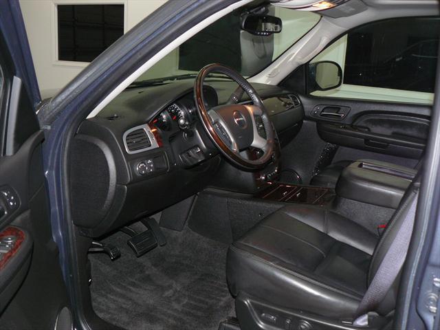 GMC Yukon 2008 photo 2