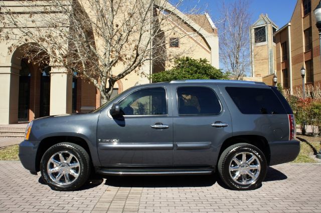 GMC Yukon 2008 photo 2