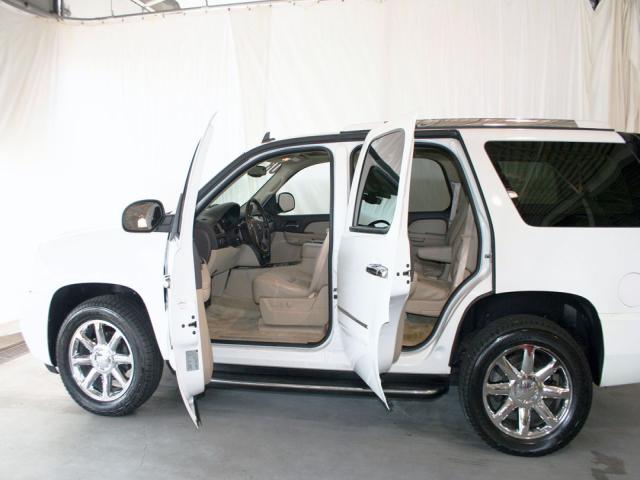 GMC Yukon 2008 photo 2