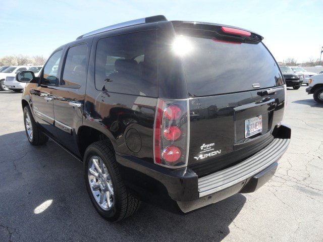 GMC Yukon 2008 photo 2