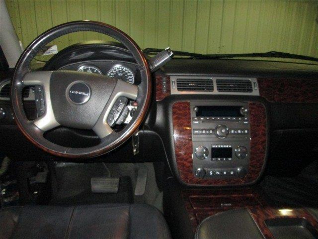 GMC Yukon 2008 photo 2