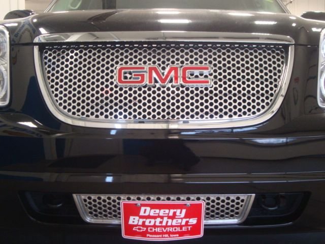 GMC Yukon 2008 photo 2