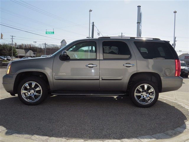 GMC Yukon 2008 photo 2